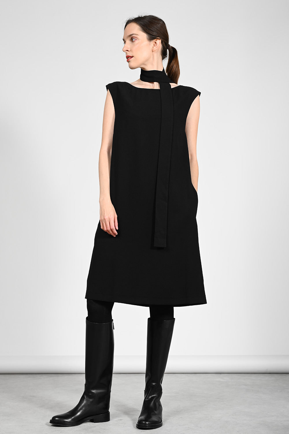 Asemi 033 Dress - black
