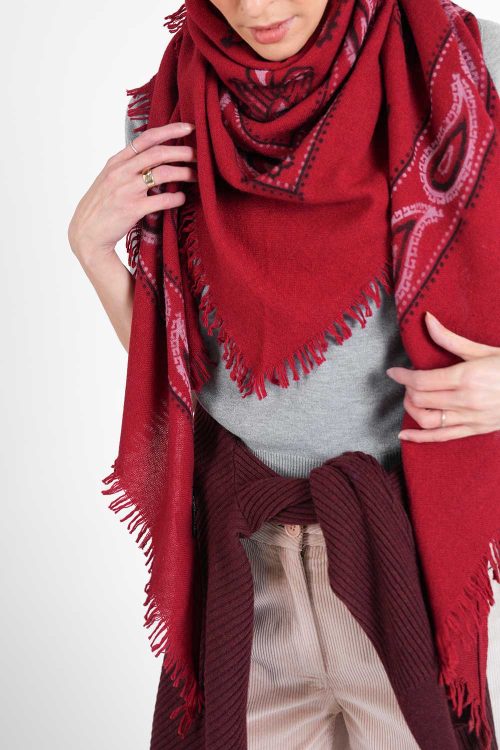 Quemila Stola - bordeaux