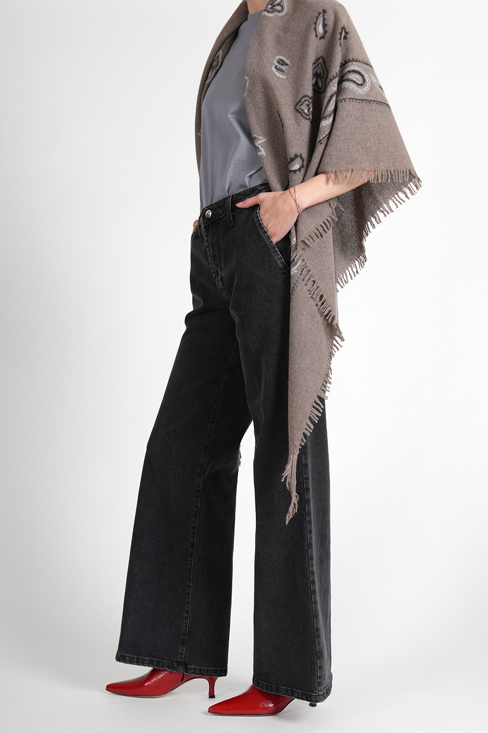 Quemila Stola - taupe