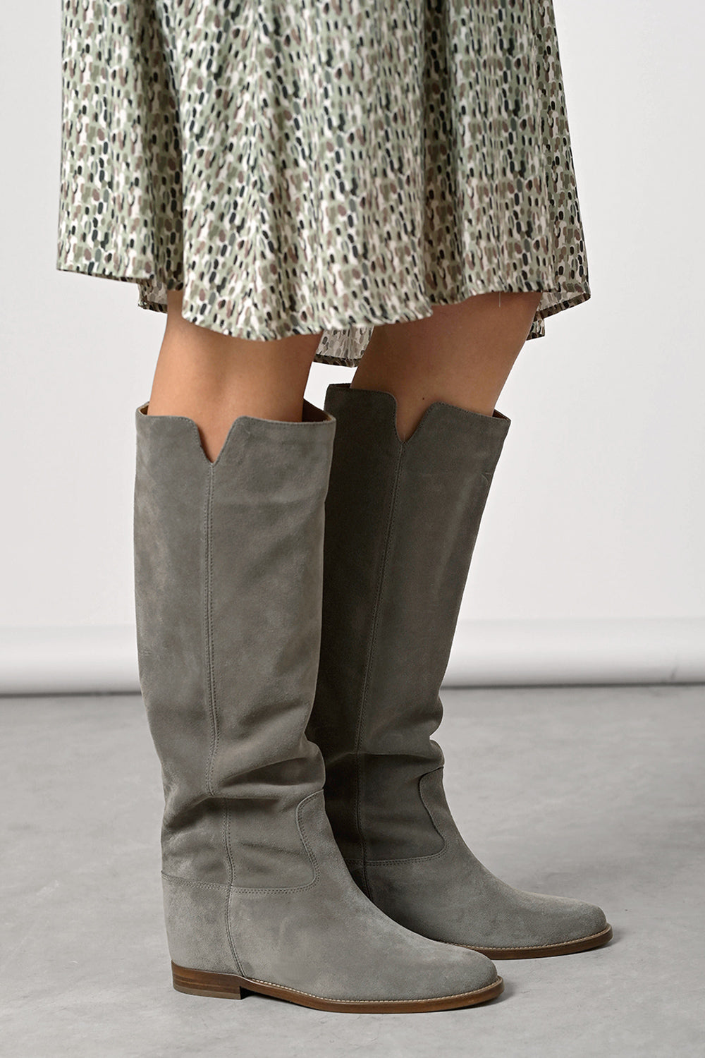 Santa Cruz Vel Boots - tundra